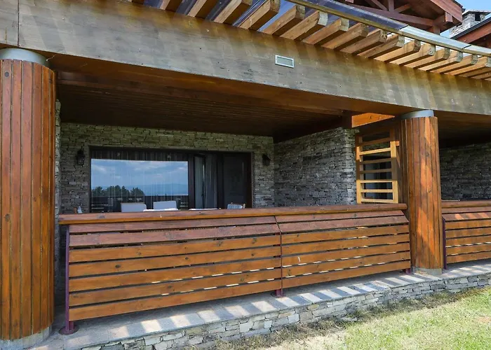 Lake View House