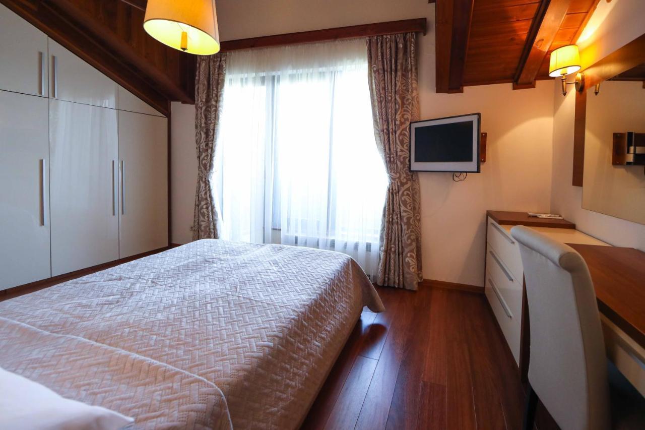 View House *